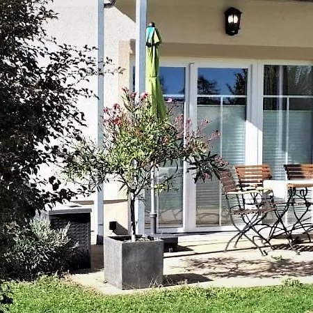 Ferienhof Gräfe - 3-Seiten Hof mit großem Garten, Pool&Sauna Meißen Exterior foto