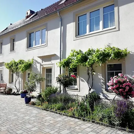 Ferienhof Gräfe - 3-Seiten Hof mit großem Garten, Pool&Sauna Meißen Exterior foto