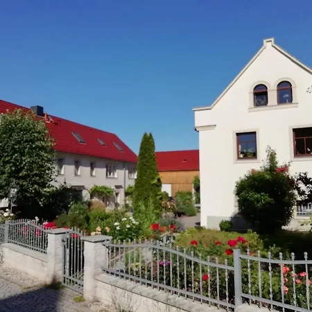 Ferienhof Gräfe - 3-Seiten Hof mit großem Garten, Pool&Sauna Meißen Exterior foto