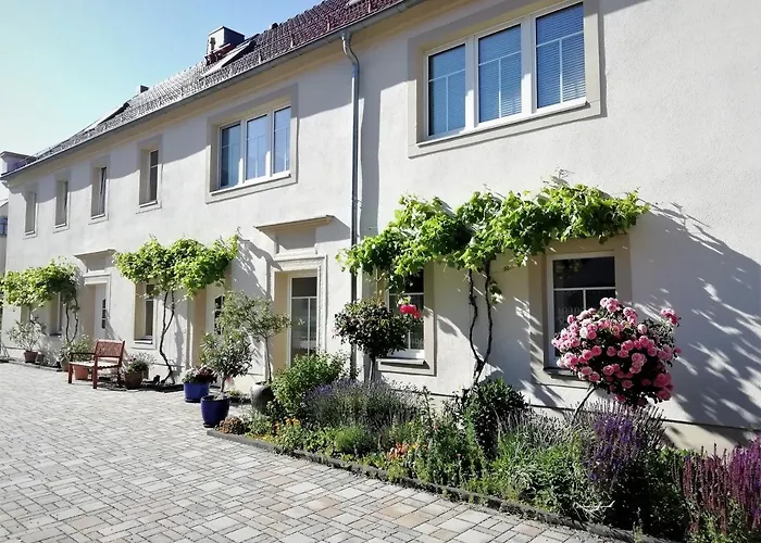 Ferienhof Gräfe - 3-Seiten Hof mit großem Garten, Pool&Sauna