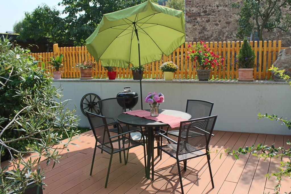 Apartment Gräfe - 3-seiten Hof Mit Großem Garten, Pool&sauna