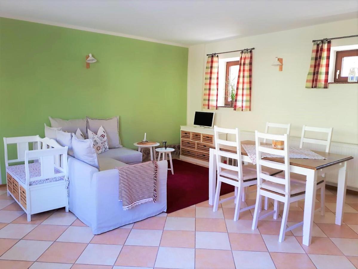 Gräfe - 3-seiten Hof Mit Großem Garten, Pool&sauna Apartment Meißen