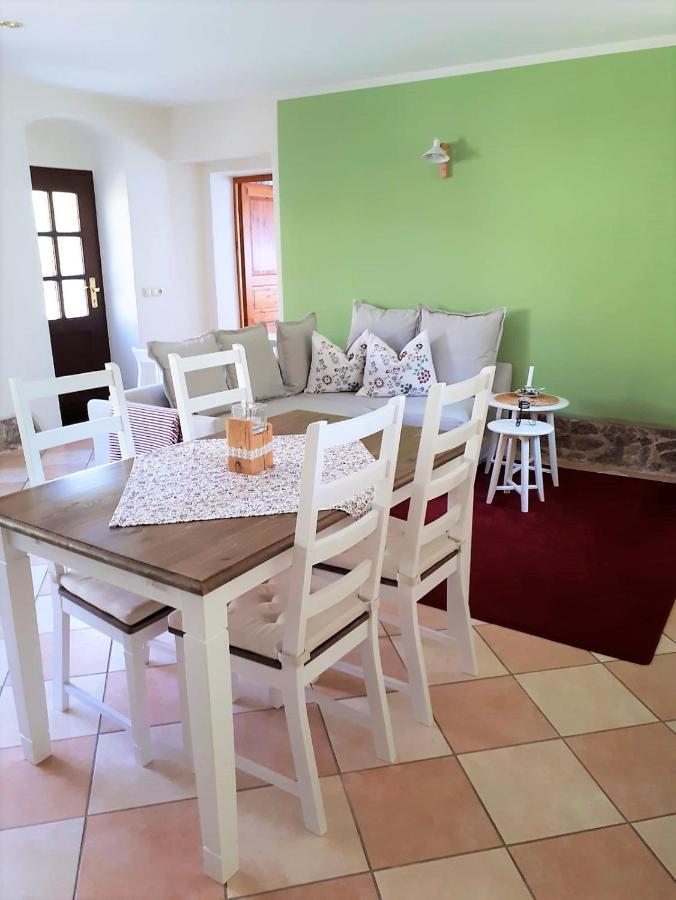 Ferienhof Graefe - 3-Seiten Hof Mit Grossem Garten, Pool & Sauna * Meissen